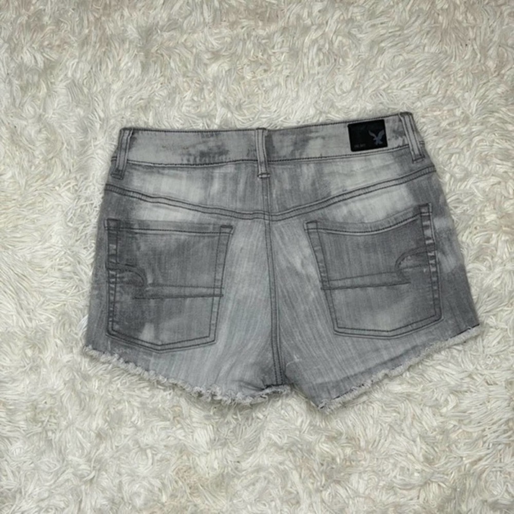 American Eagle Gray Distressed Denim Shorts Size 6 - Picture 9 of 11